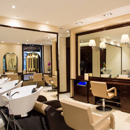 Парикмахерское оборудованеи Maletti в интерьере салона красоты Le Salon de Passy в Париже